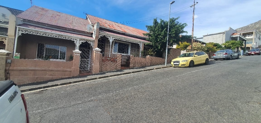 6 Bedroom Property for Sale in Walmer Estate Western Cape